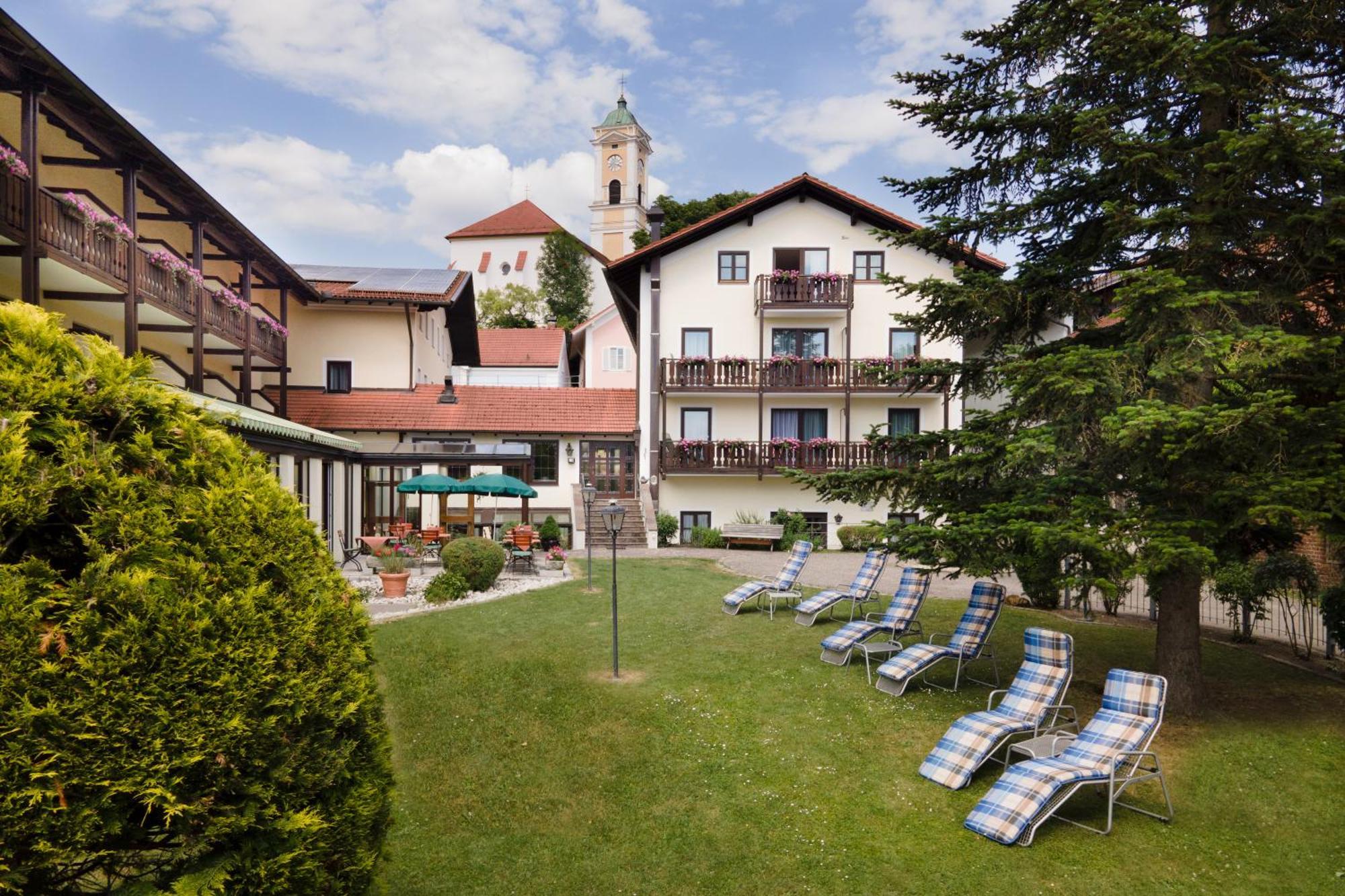 Graefliches Hotel Alte Post Bad Birnbach Bagian luar foto
