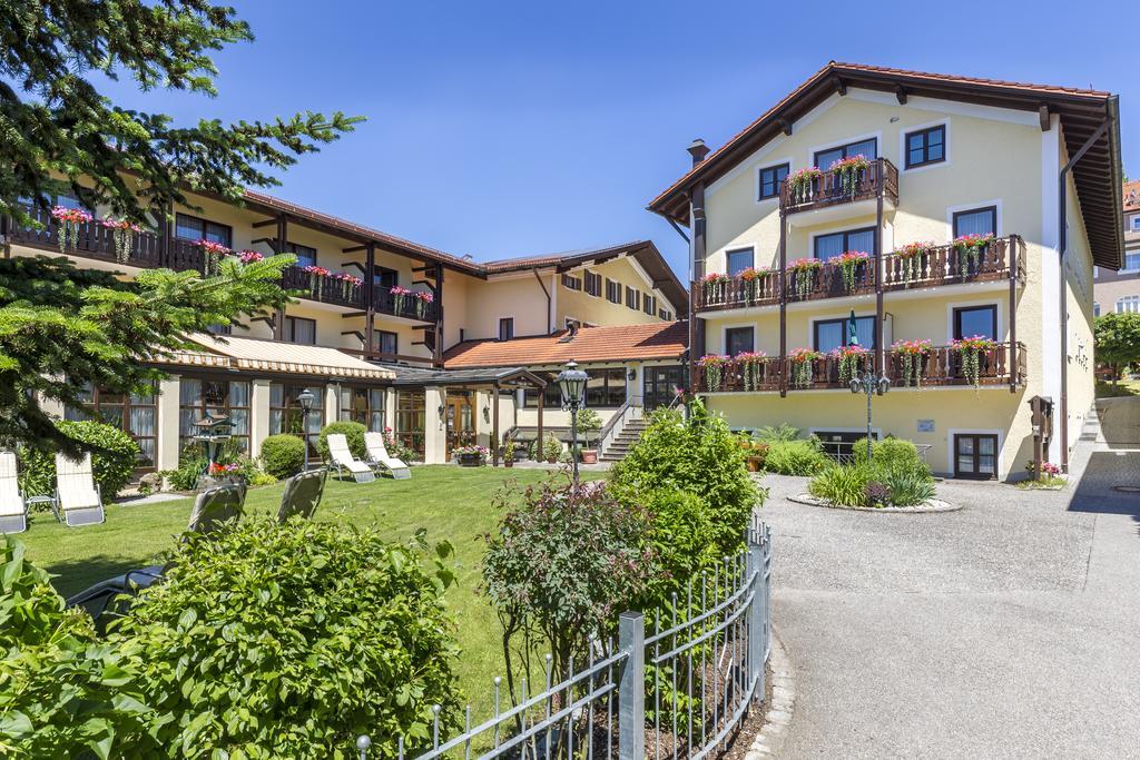 Graefliches Hotel Alte Post Bad Birnbach Bagian luar foto